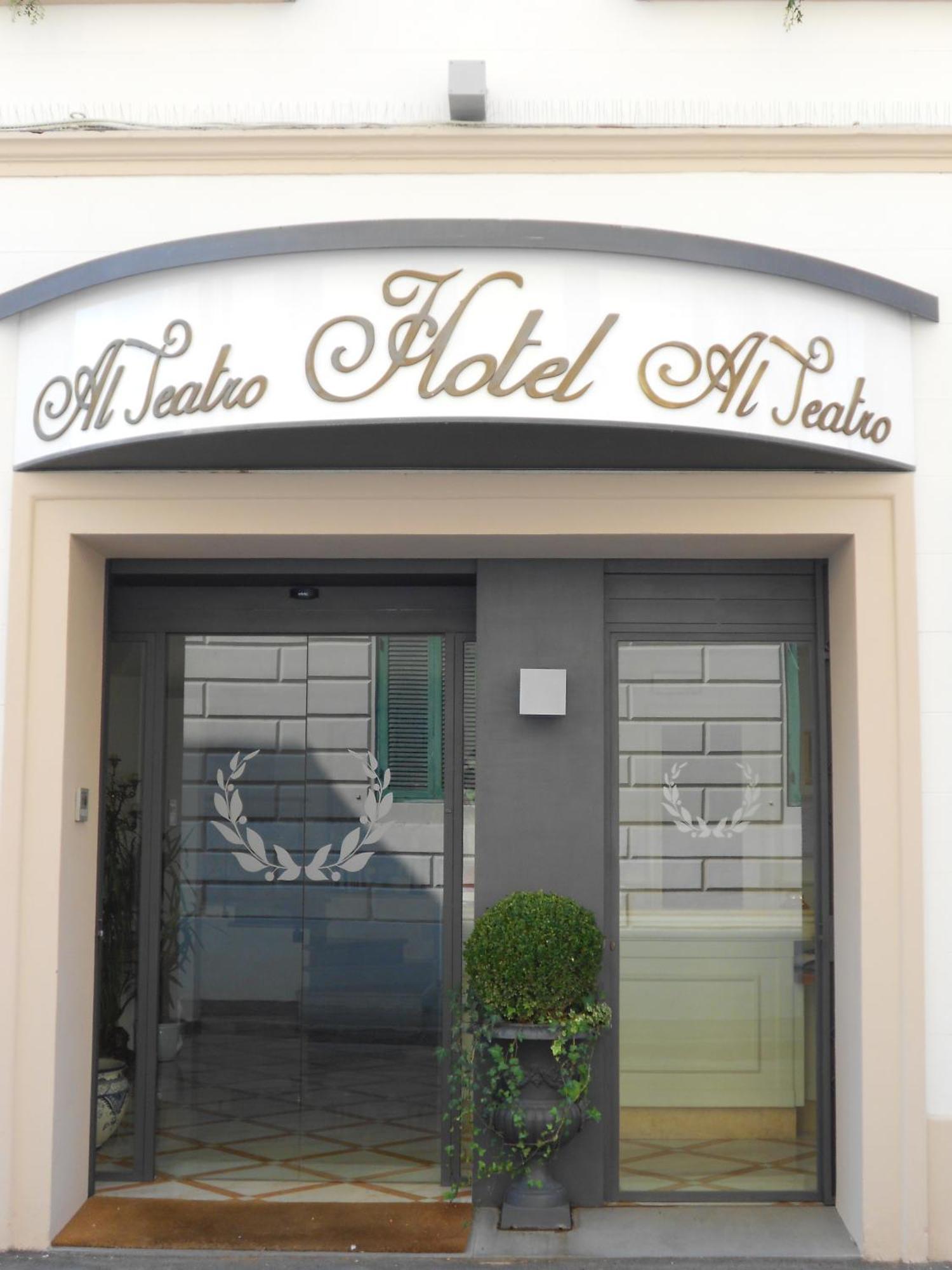 Al Teatro Hotel Livorno Eksteriør billede